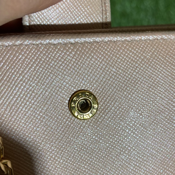 ❤️ Prada Saffiano Leather Wallet On Chain